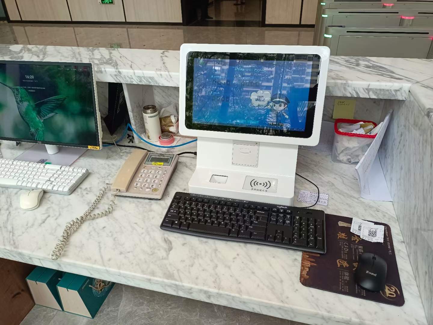 某研究院启用访客机联动门禁通道整体解决方案